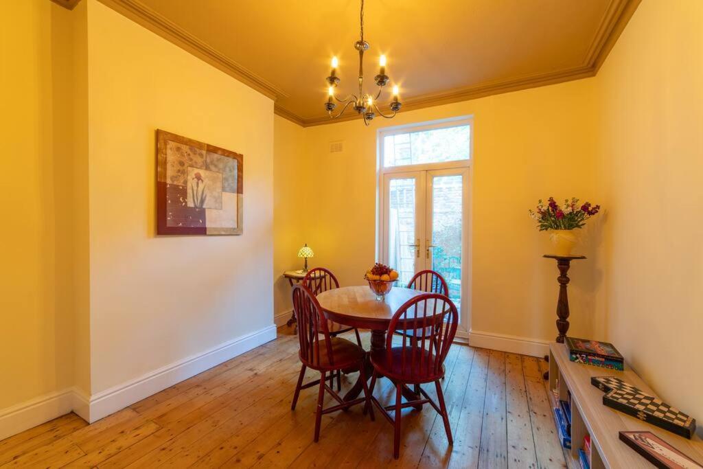 Orange Rentals- Victorian 4-Bed Home Near Lark Lane - Free Parking Liverpool Eksteriør bilde